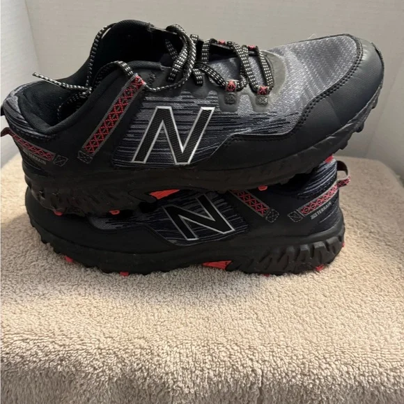 New Balance Men's Black and Gray Athletic Shoes, size 10.5 - Picture 2 of 7